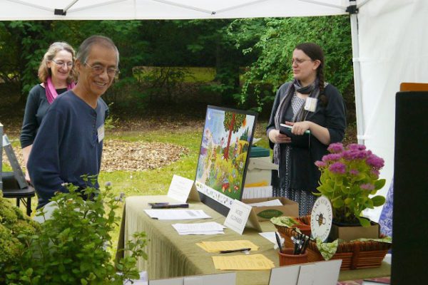 #pb_slideshow_caption-1-7 more-plants-booth